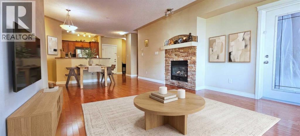 #305 30 Discovery Ridge Close SW - 16
