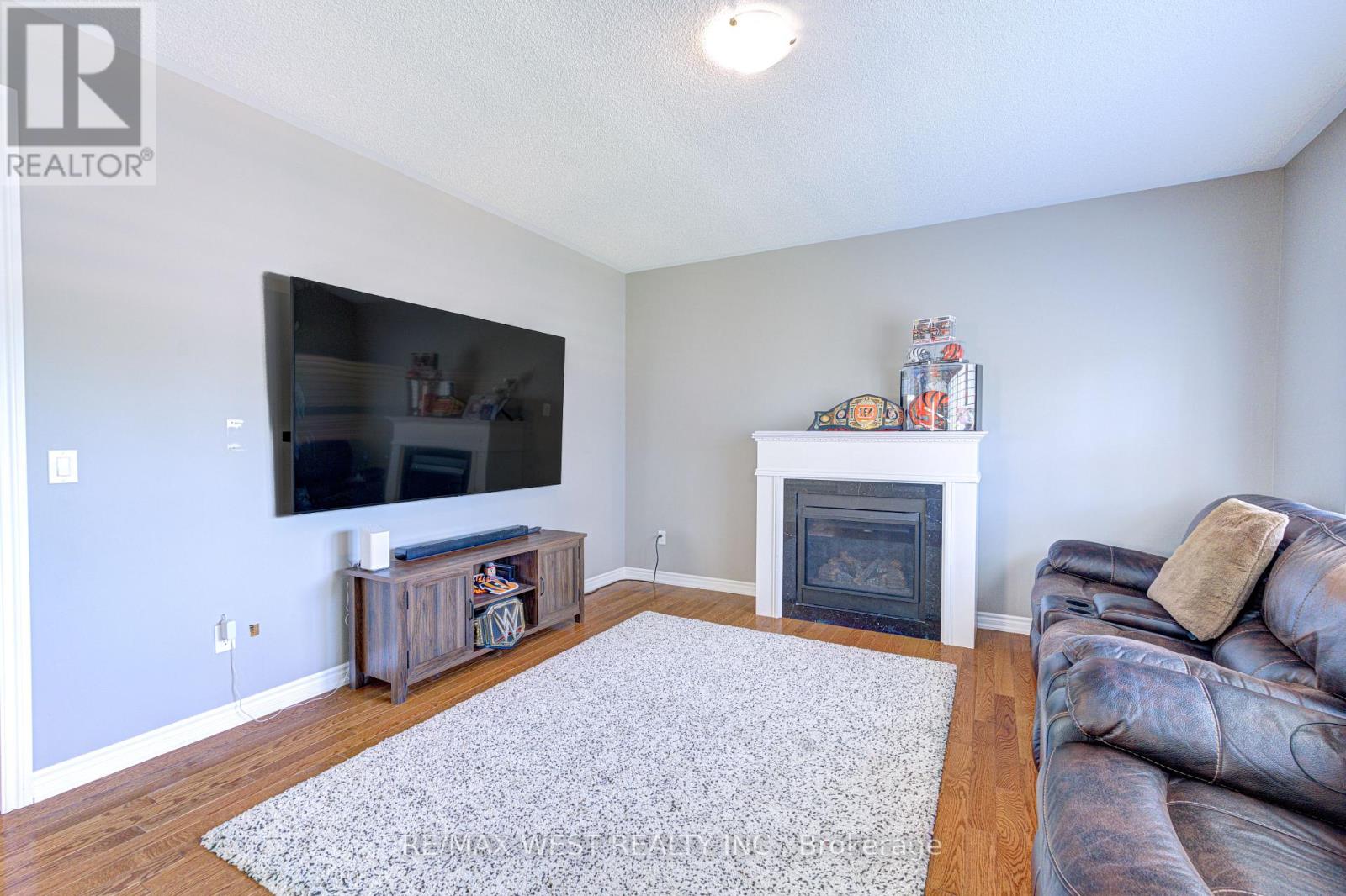 108 DECAROLIS CRESCENT - 18