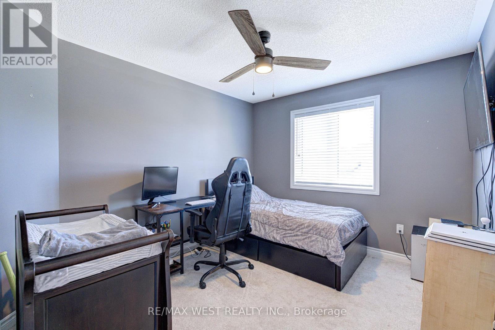 108 DECAROLIS CRESCENT - 34