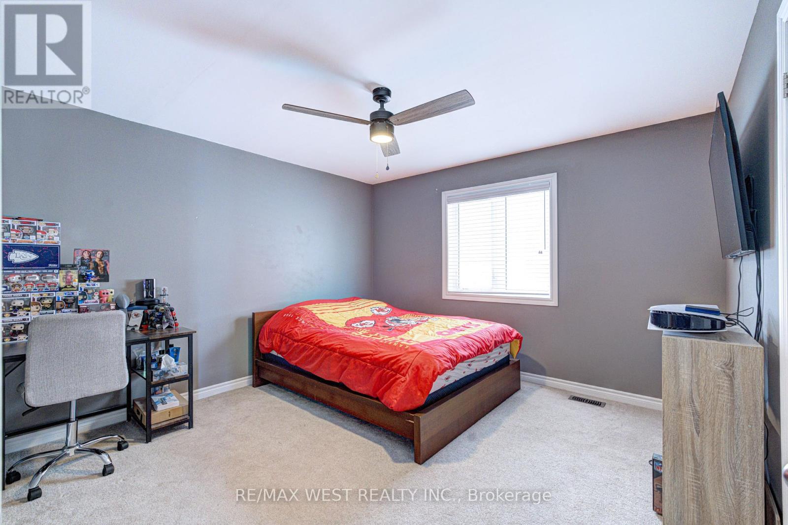 108 DECAROLIS CRESCENT - 36