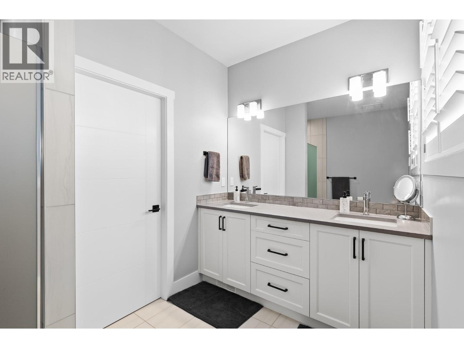 #15 7735 Okanagan Hills Boulevard - 47