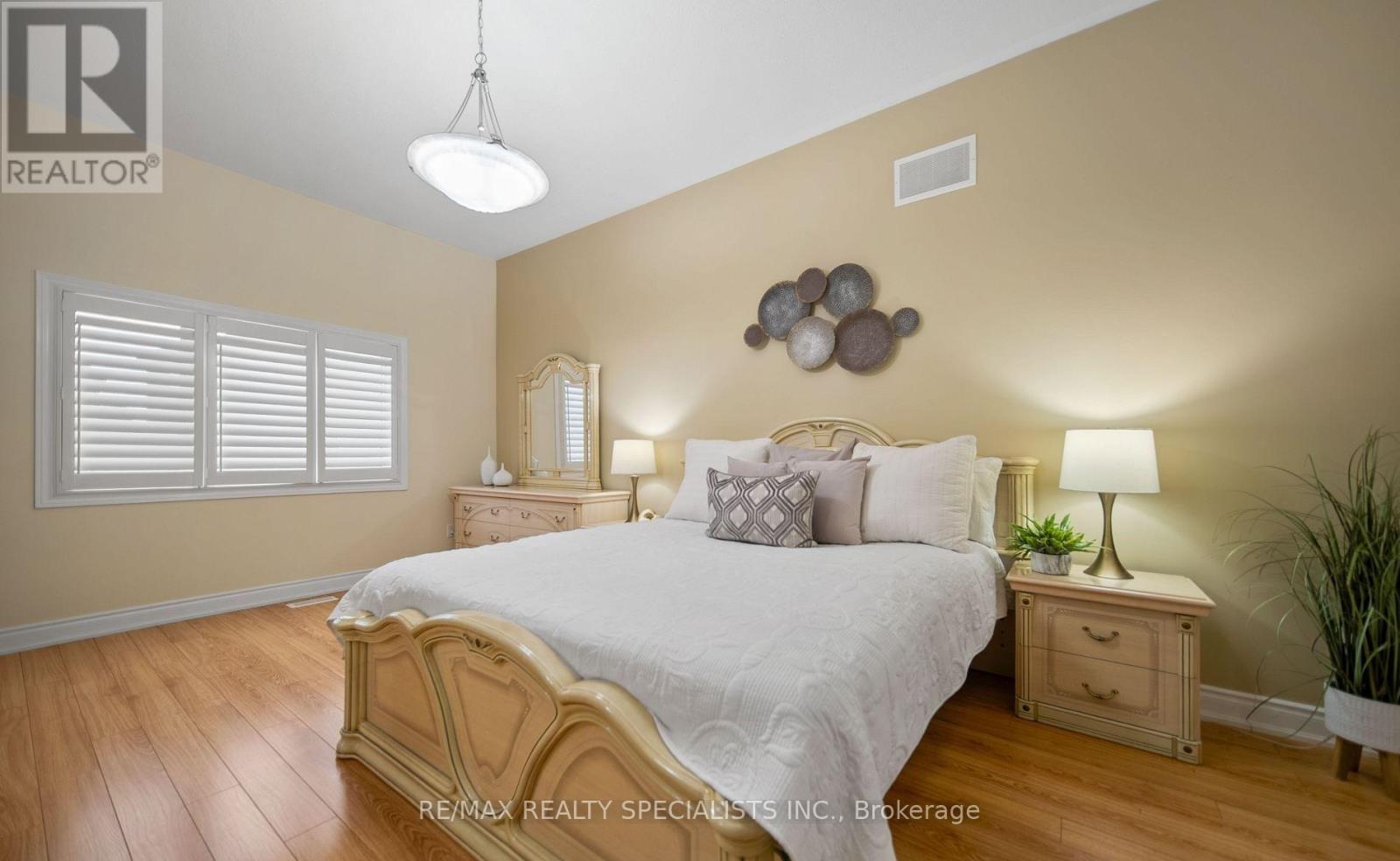31 SAINT HUBERT DRIVE - 19