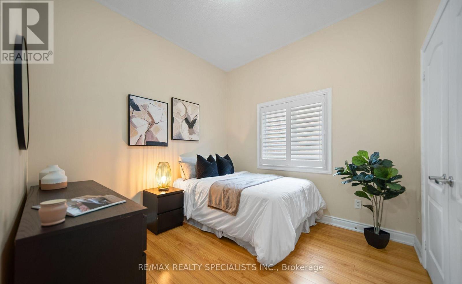 31 SAINT HUBERT DRIVE - 23