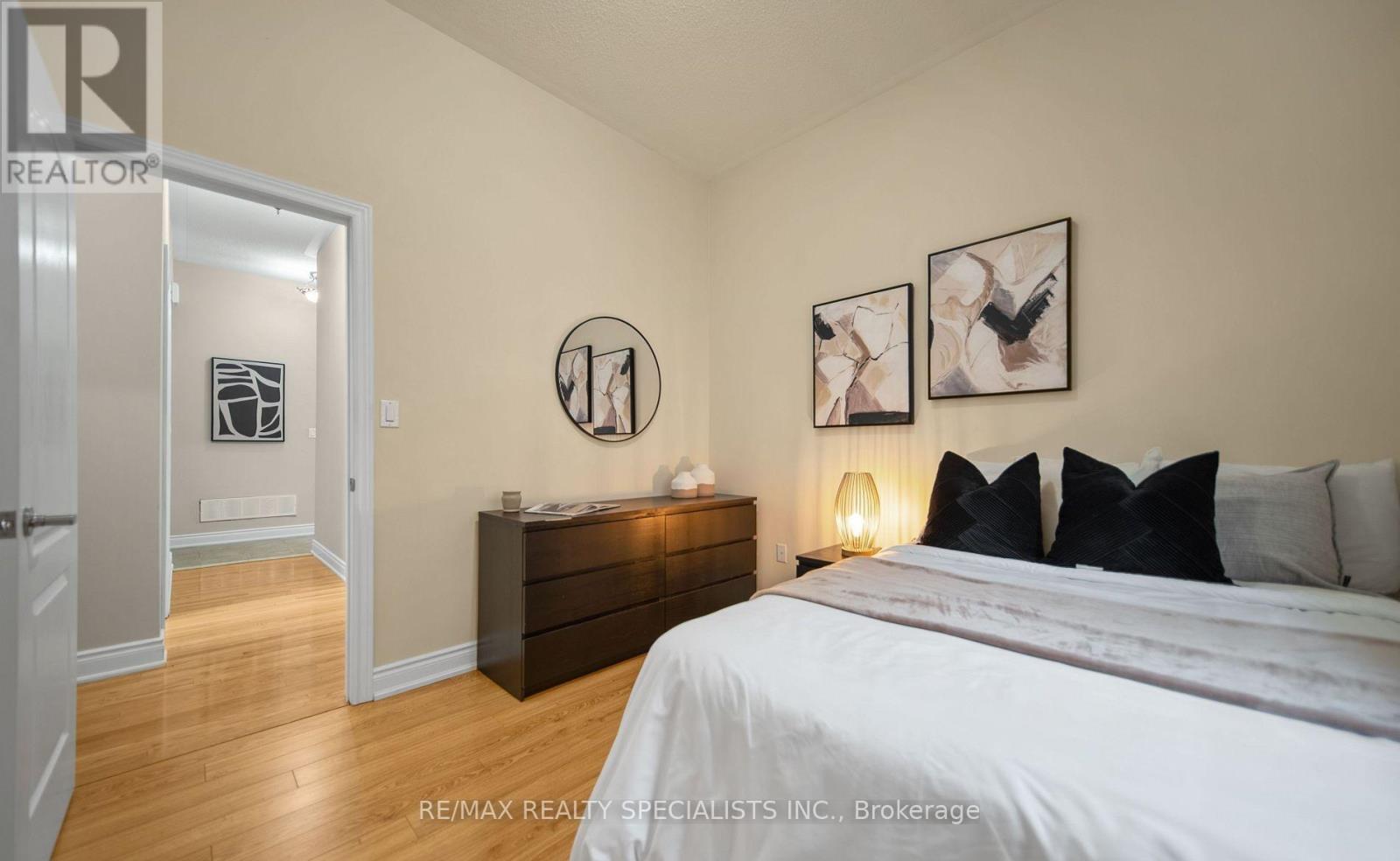 31 SAINT HUBERT DRIVE - 24