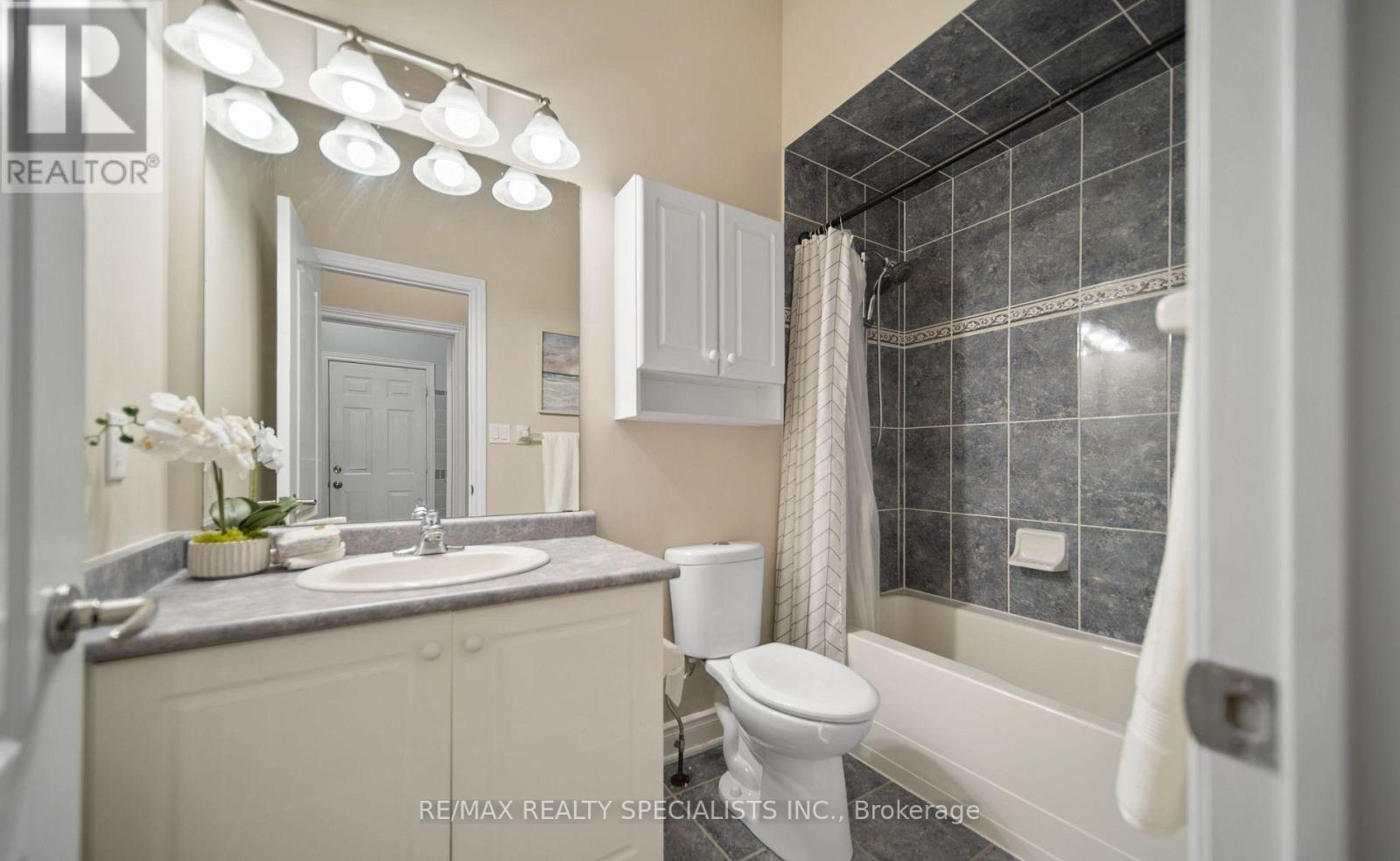 31 SAINT HUBERT DRIVE - 26