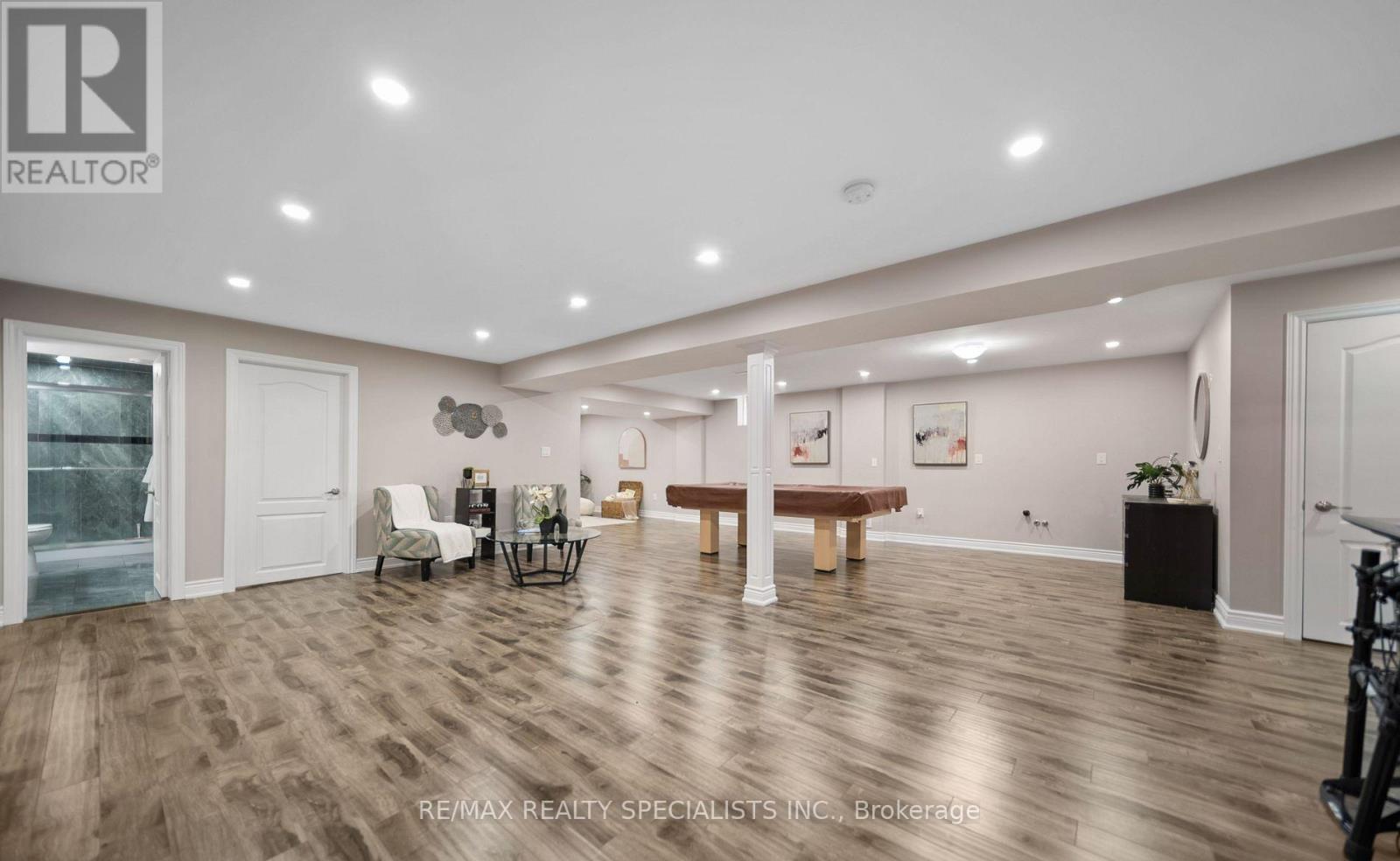 31 SAINT HUBERT DRIVE - 35