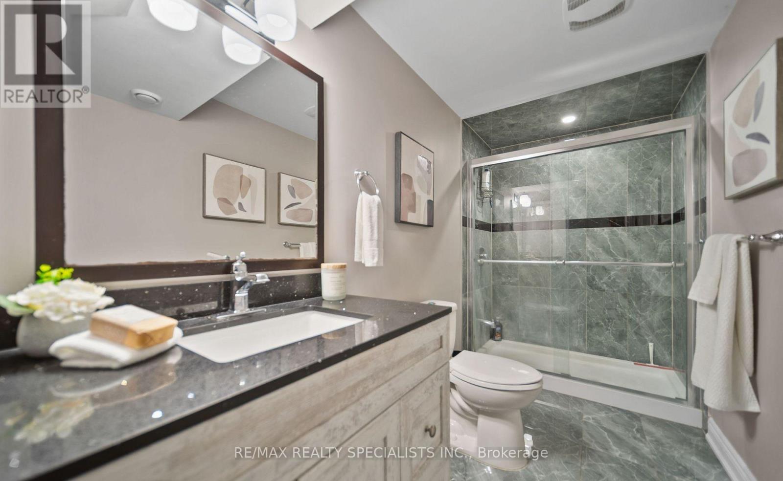 31 SAINT HUBERT DRIVE - 38