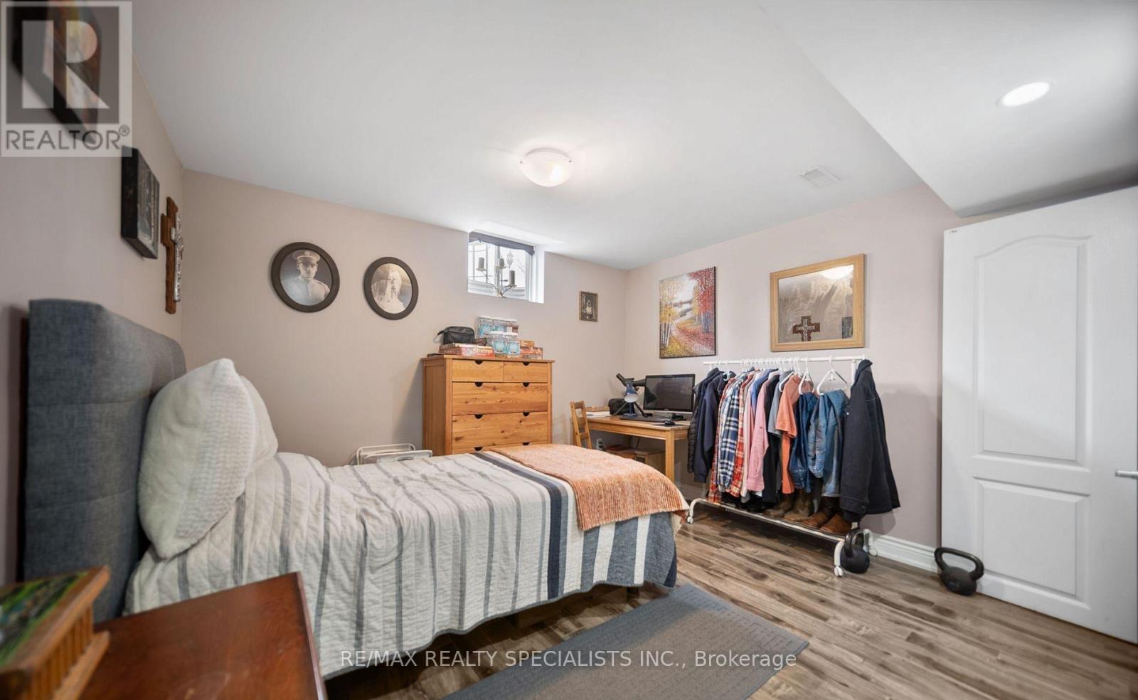 31 SAINT HUBERT DRIVE - 39