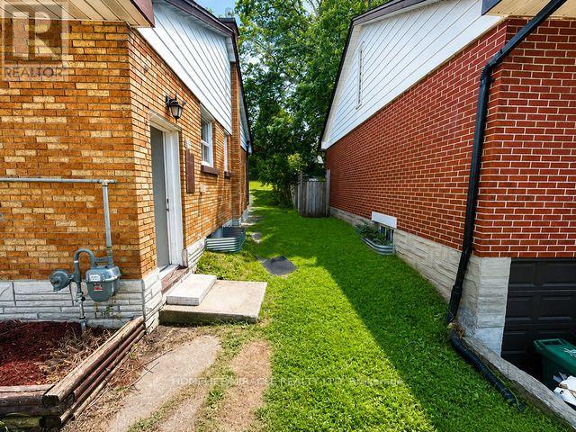 199 ALLEN STREET E - 5