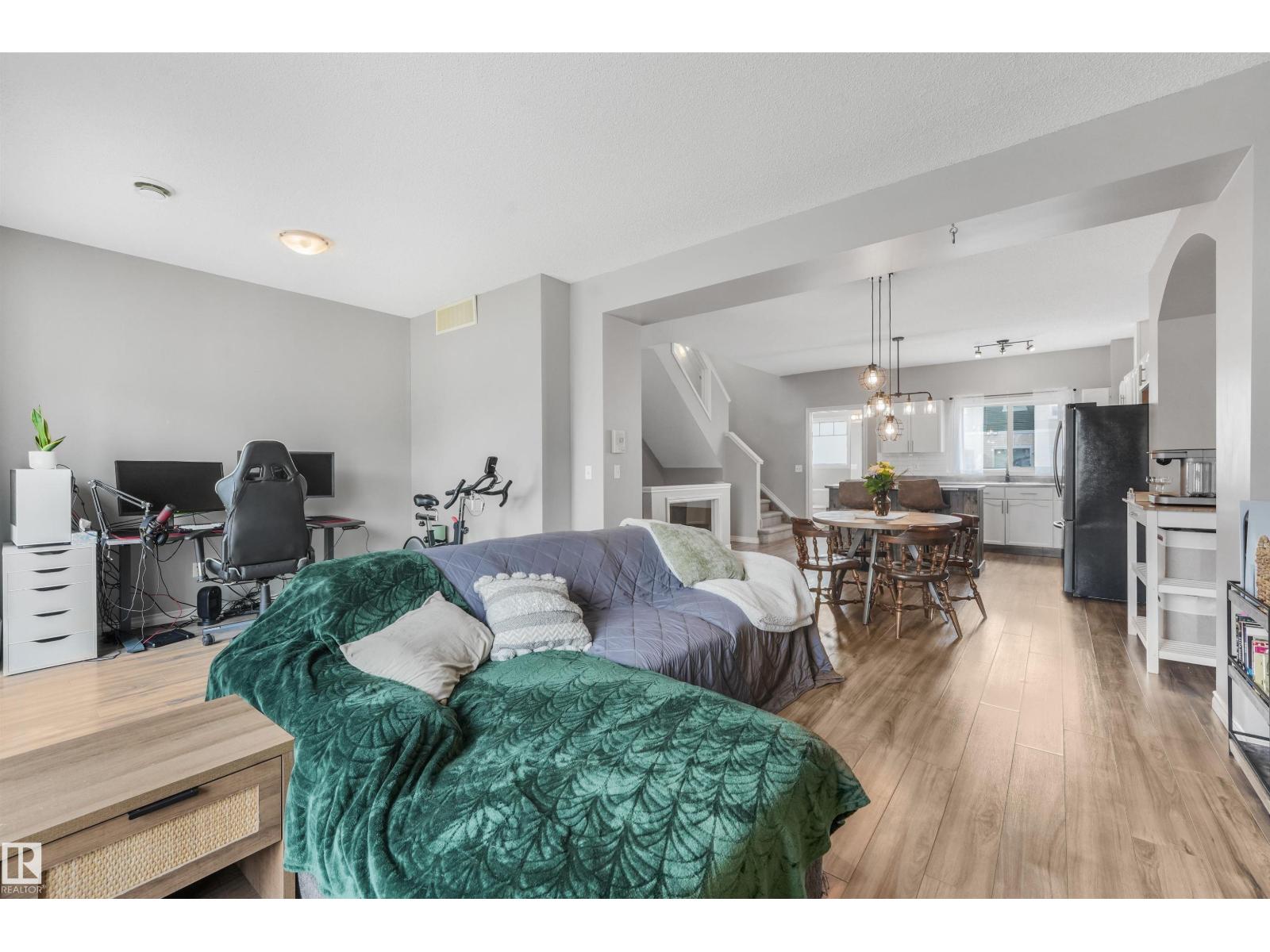 #33 3010 33 AV NW - 15