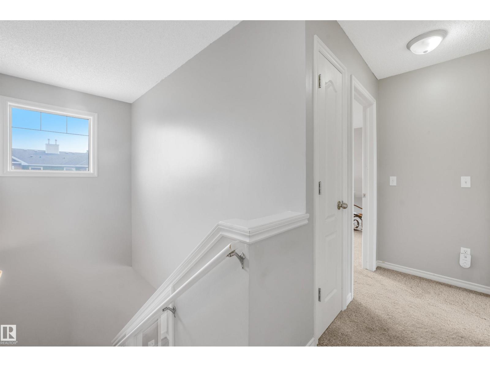 #33 3010 33 AV NW - 33