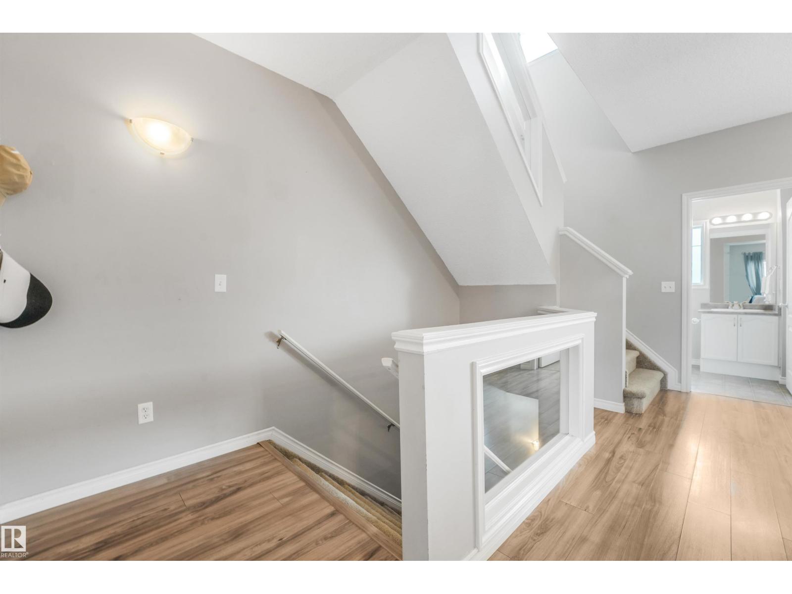 #33 3010 33 AV NW - 5
