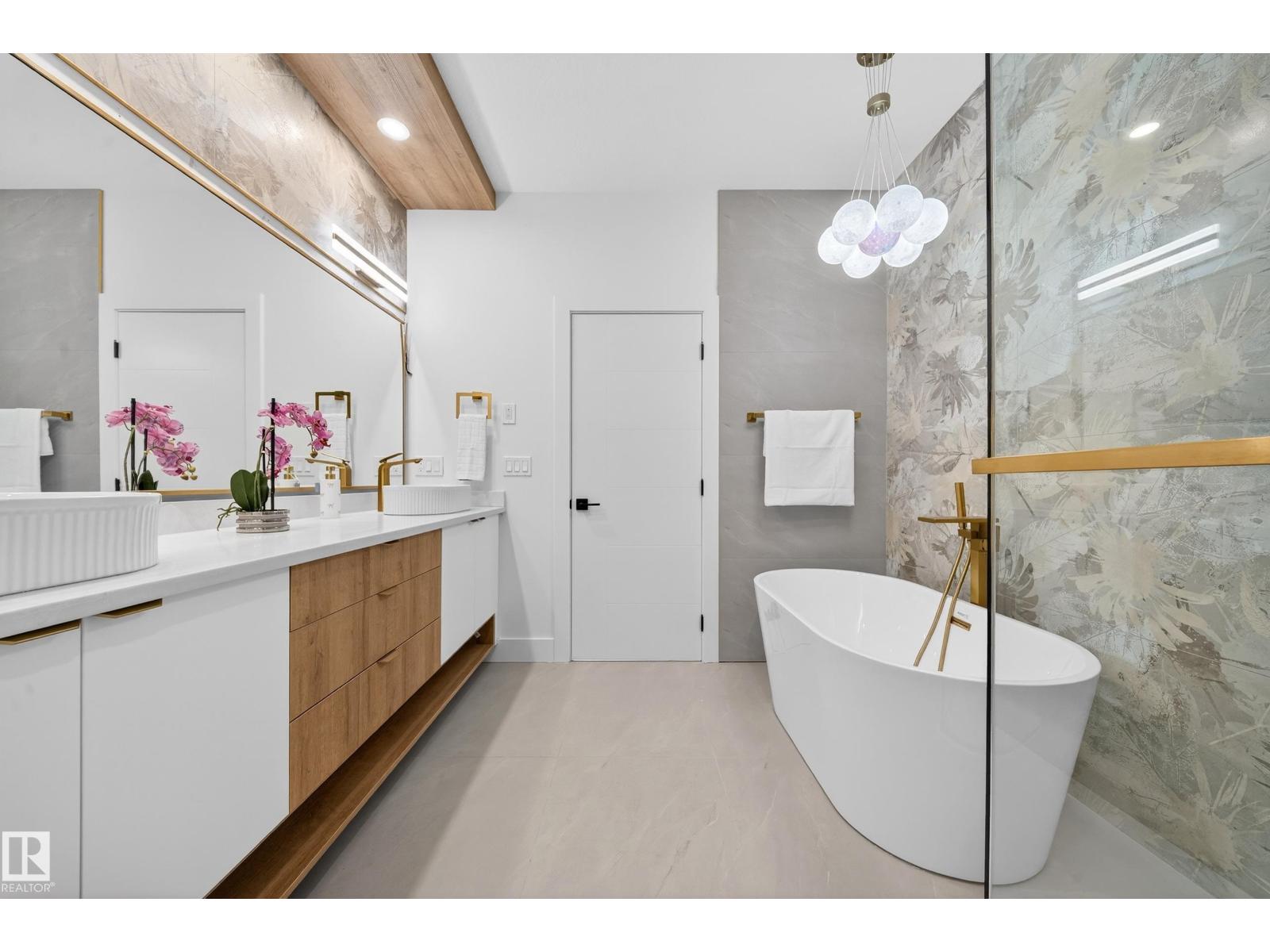 132 29 ST SW - 34