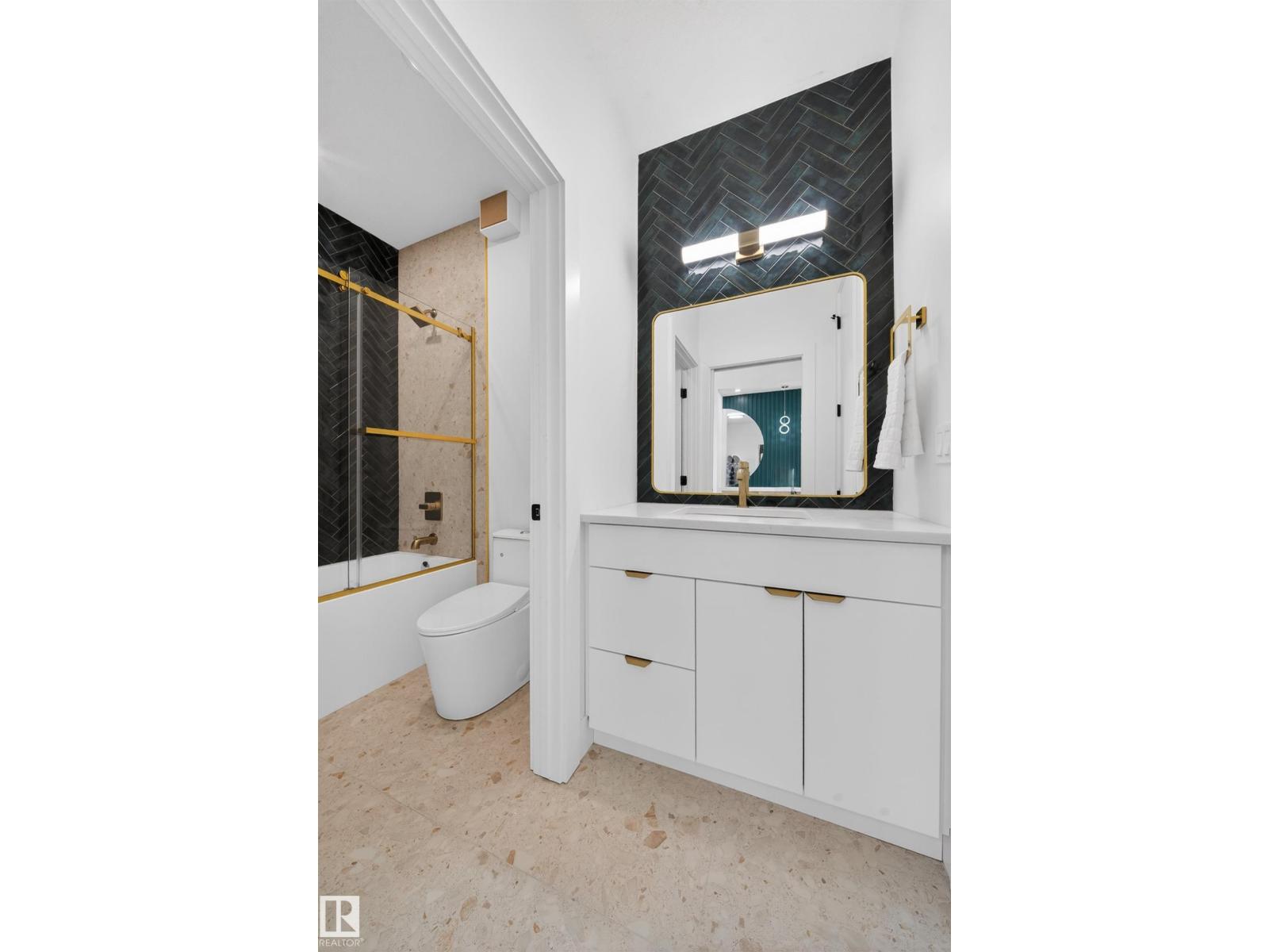 132 29 ST SW - 50