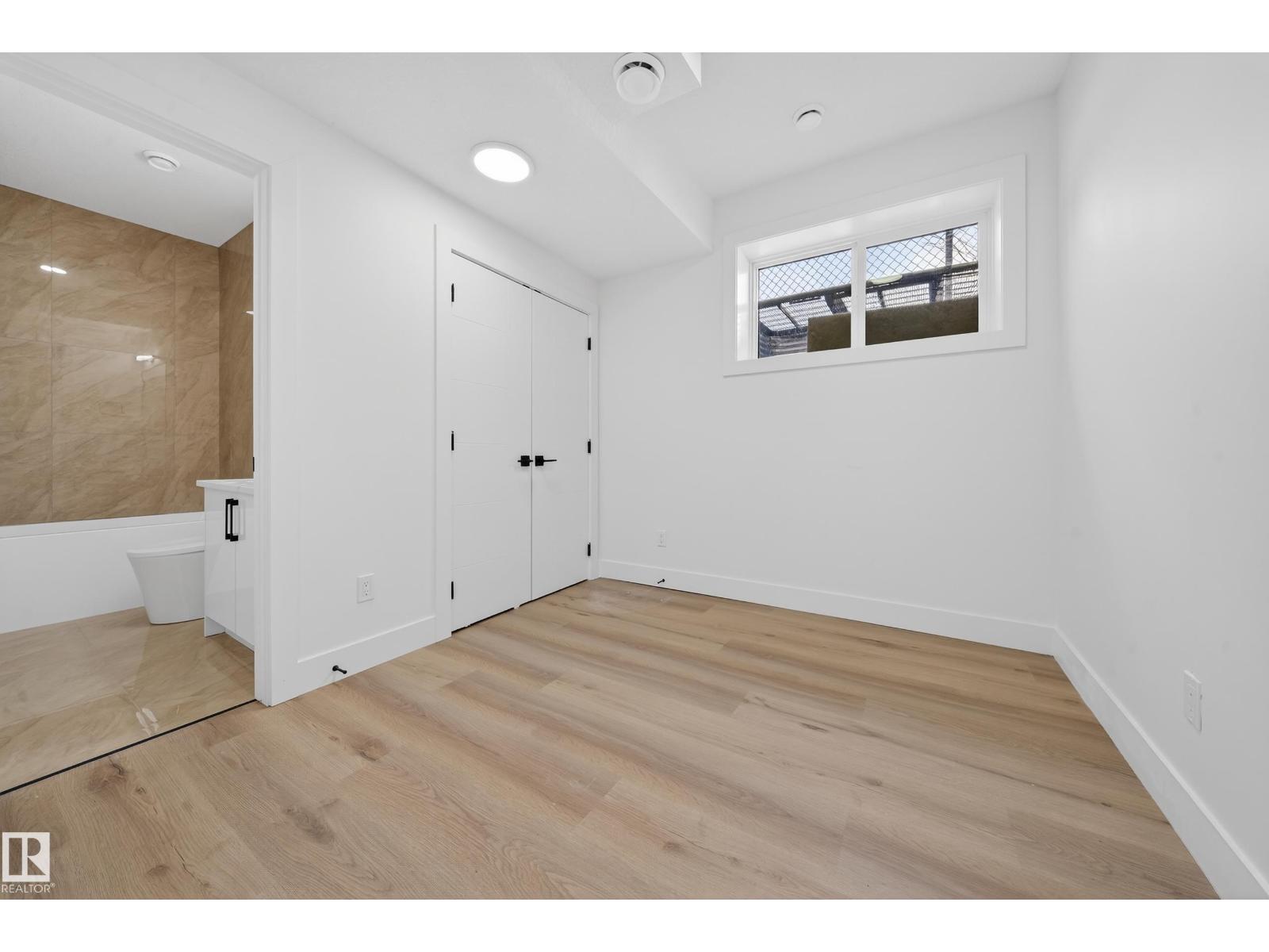 132 29 ST SW - 60