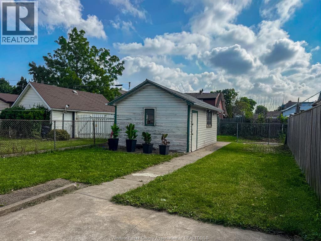 1720 MARENTETTE AVENUE - 32
