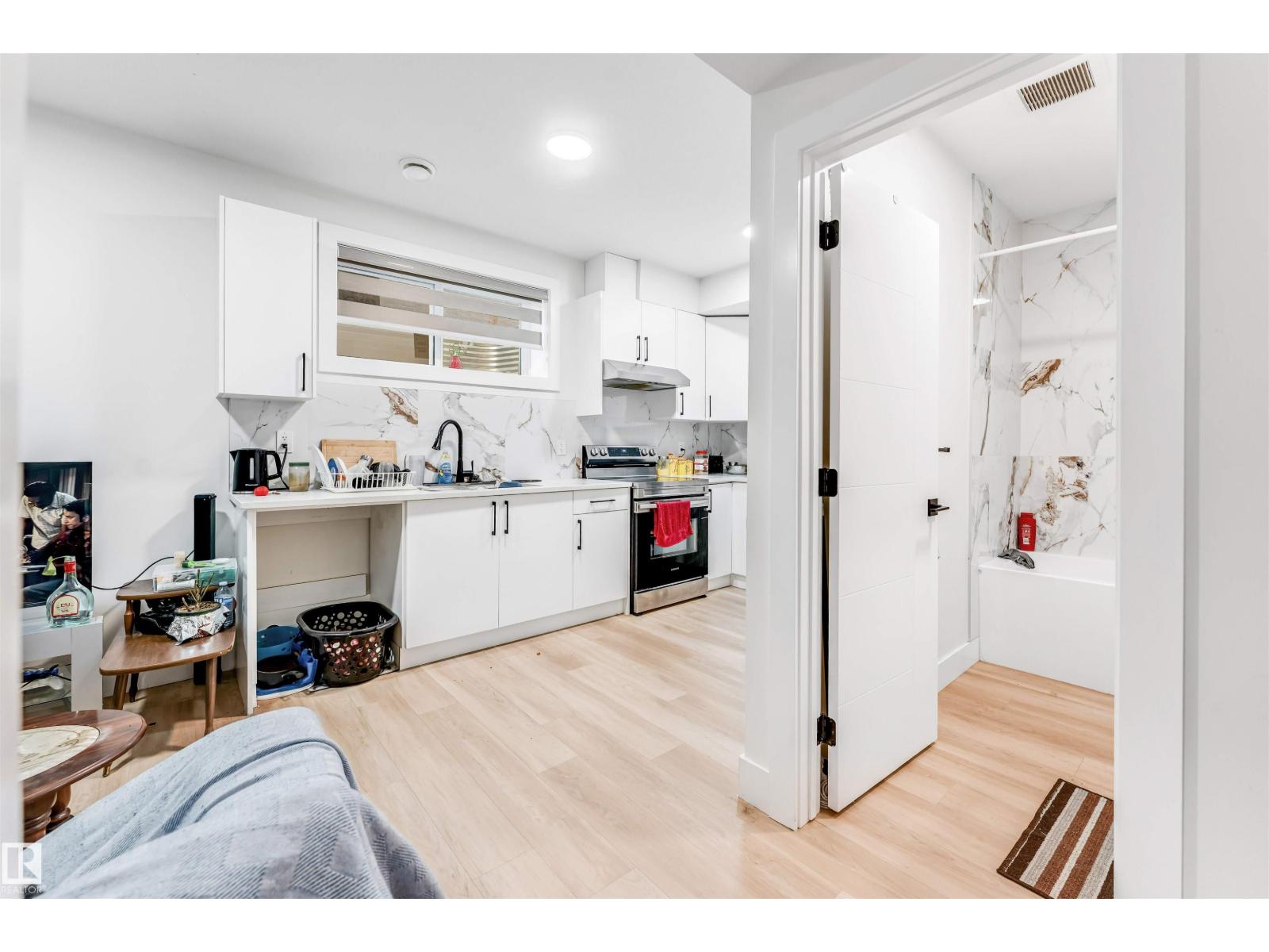 1827 17 AV NW - 53