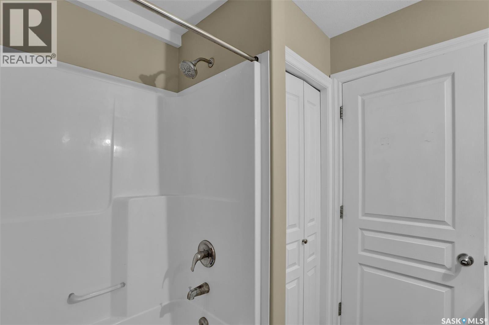 #3876 Robinson STREET - 17