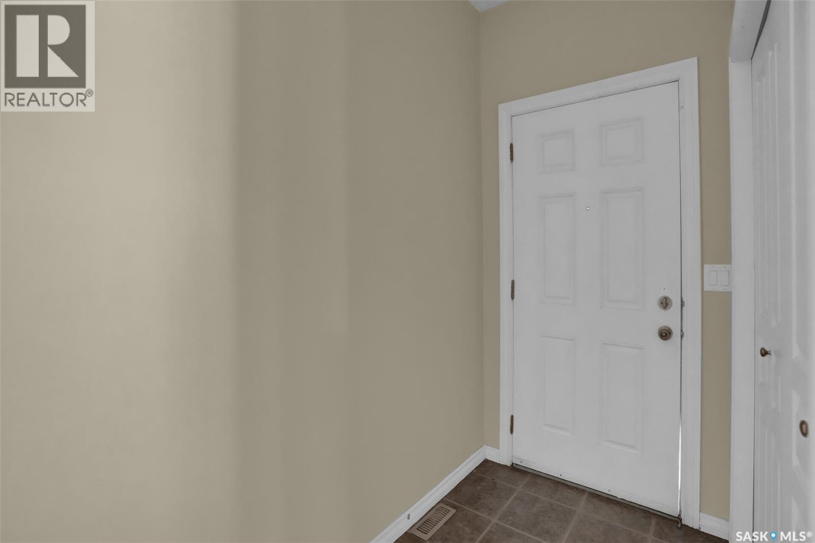 3876 Robinson STREET, Regina — photo 3