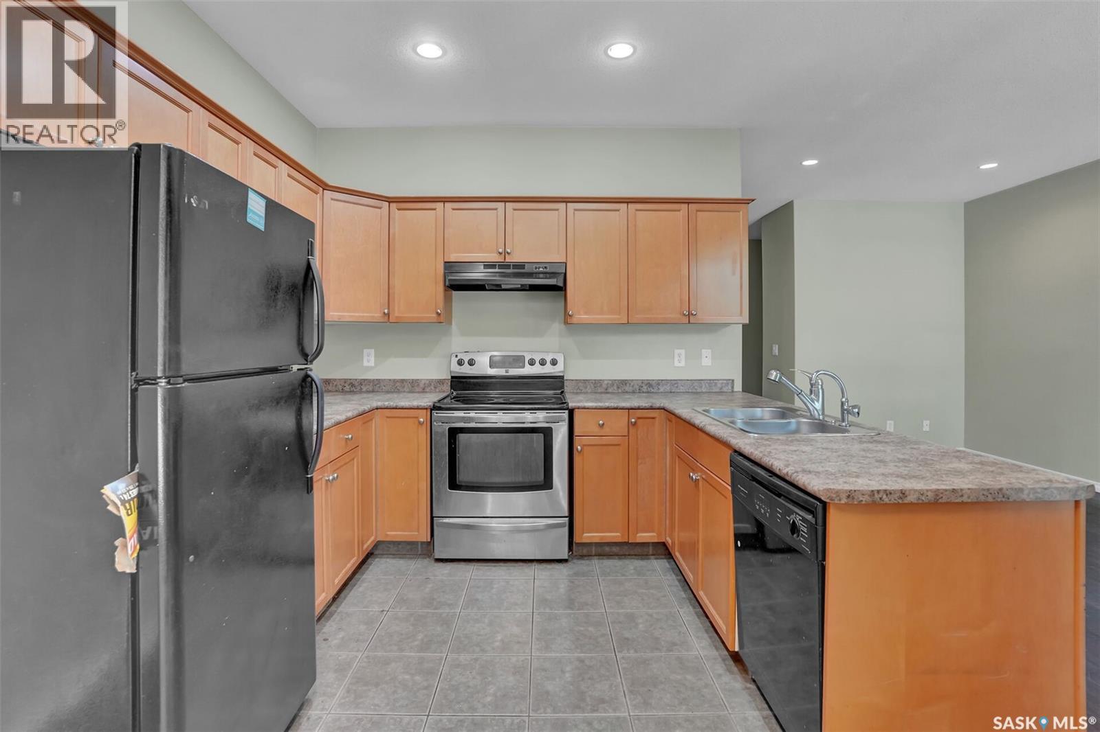 #3876 Robinson STREET - 6