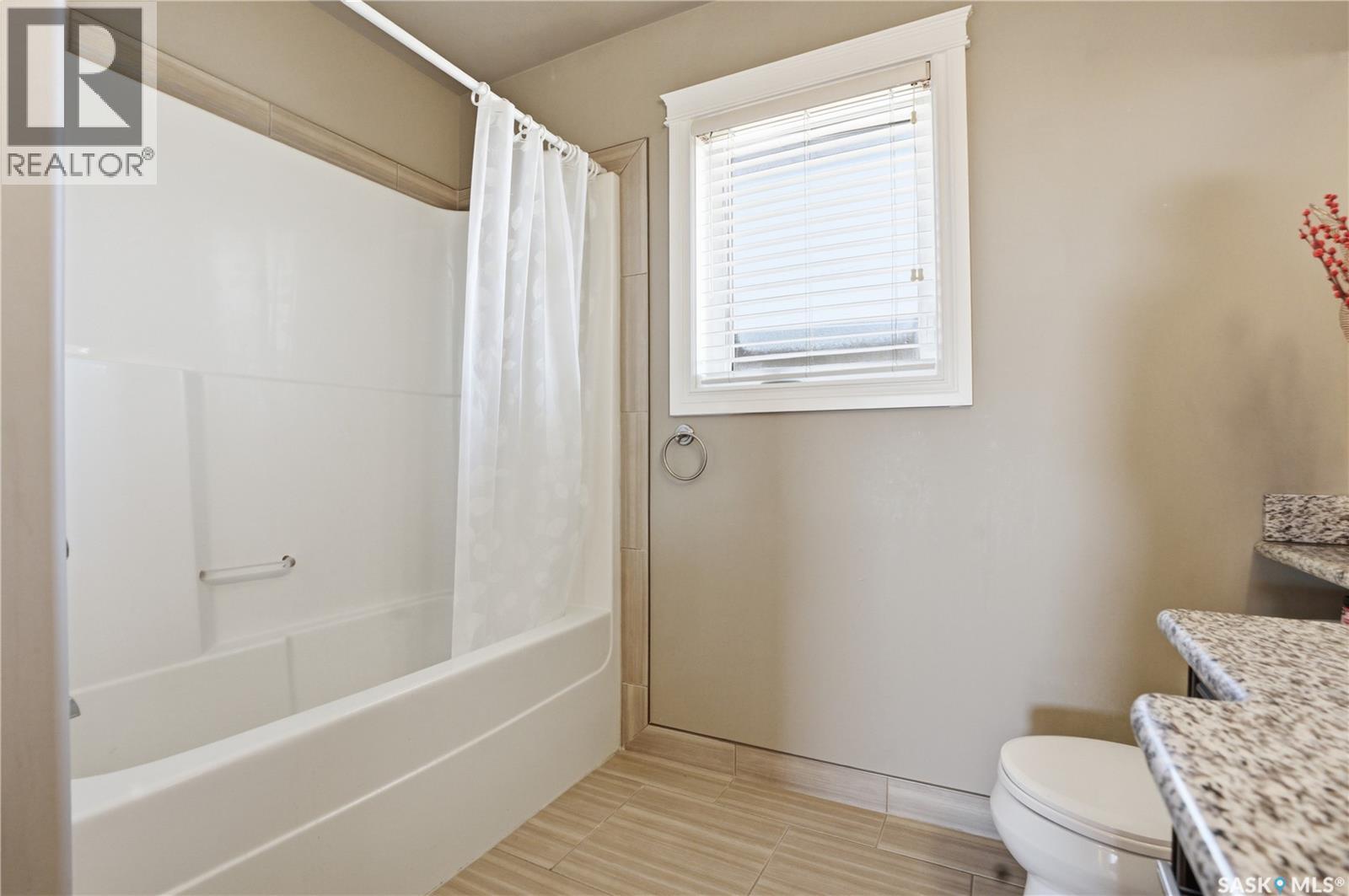 102 Thode AVENUE - 36