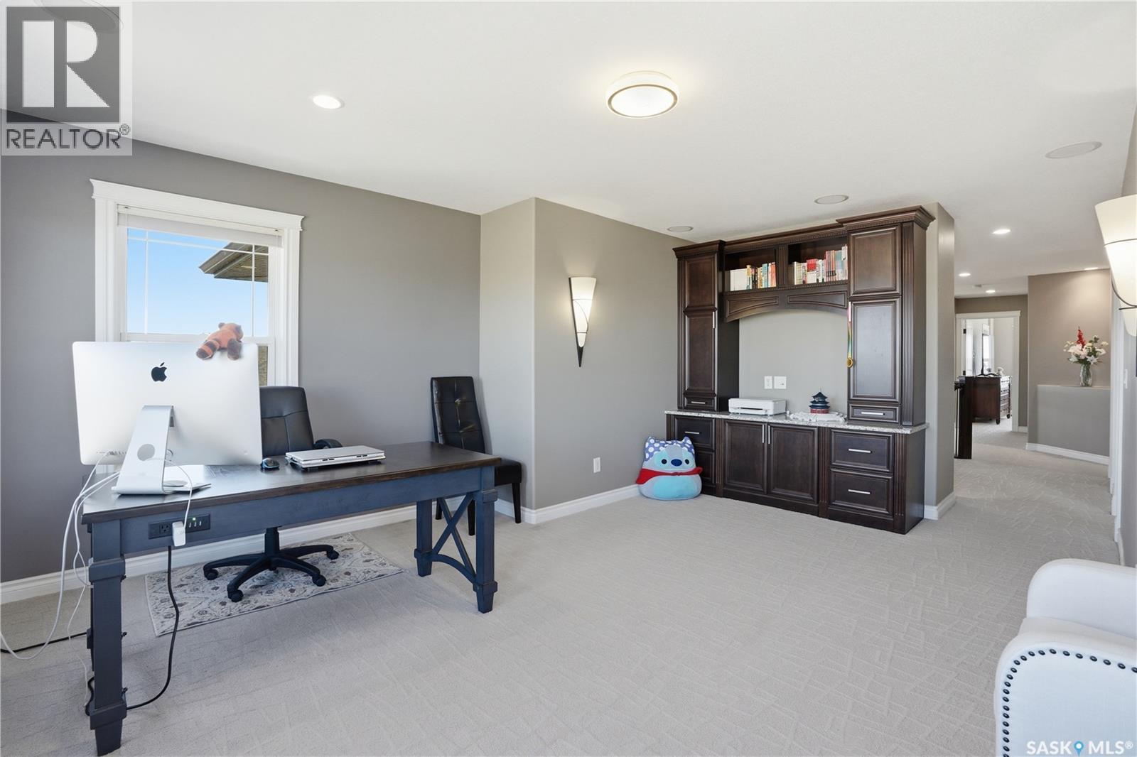 102 Thode AVENUE - 42