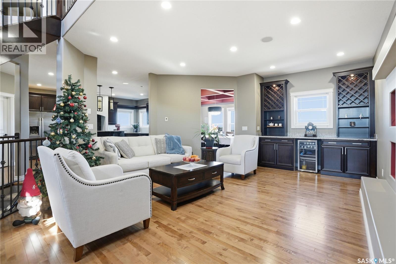 102 Thode AVENUE - 44