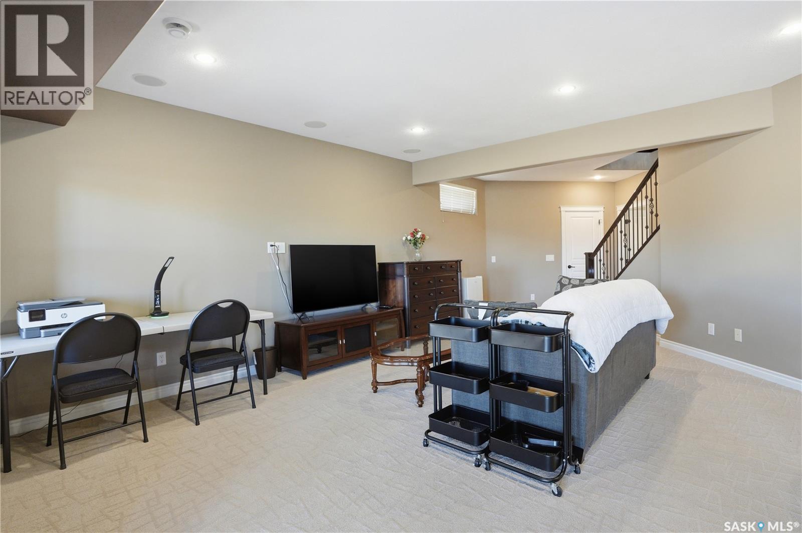102 Thode AVENUE - 51