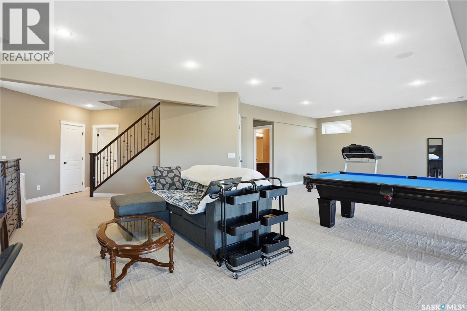 102 Thode AVENUE - 53