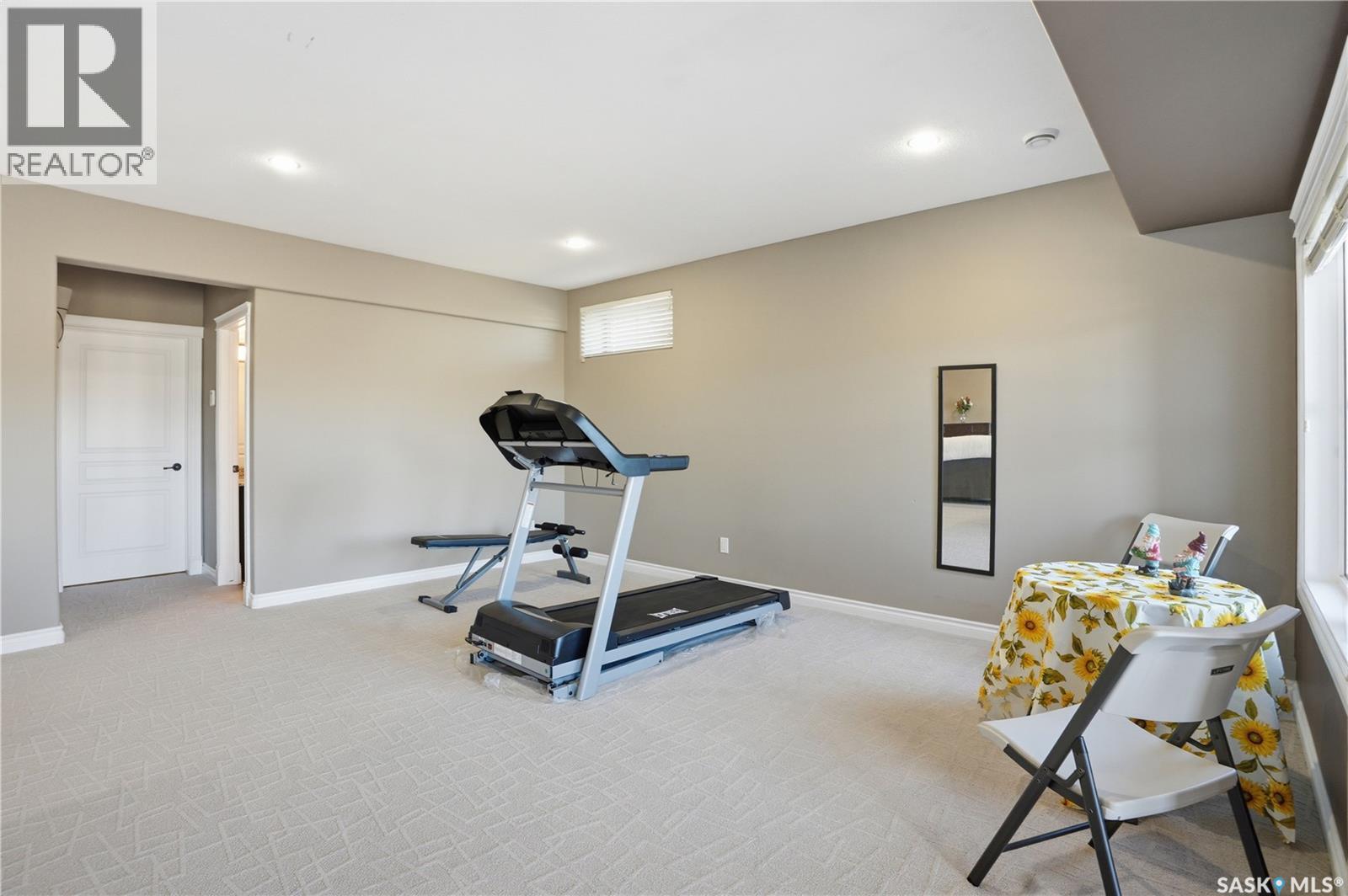 102 Thode AVENUE - 54