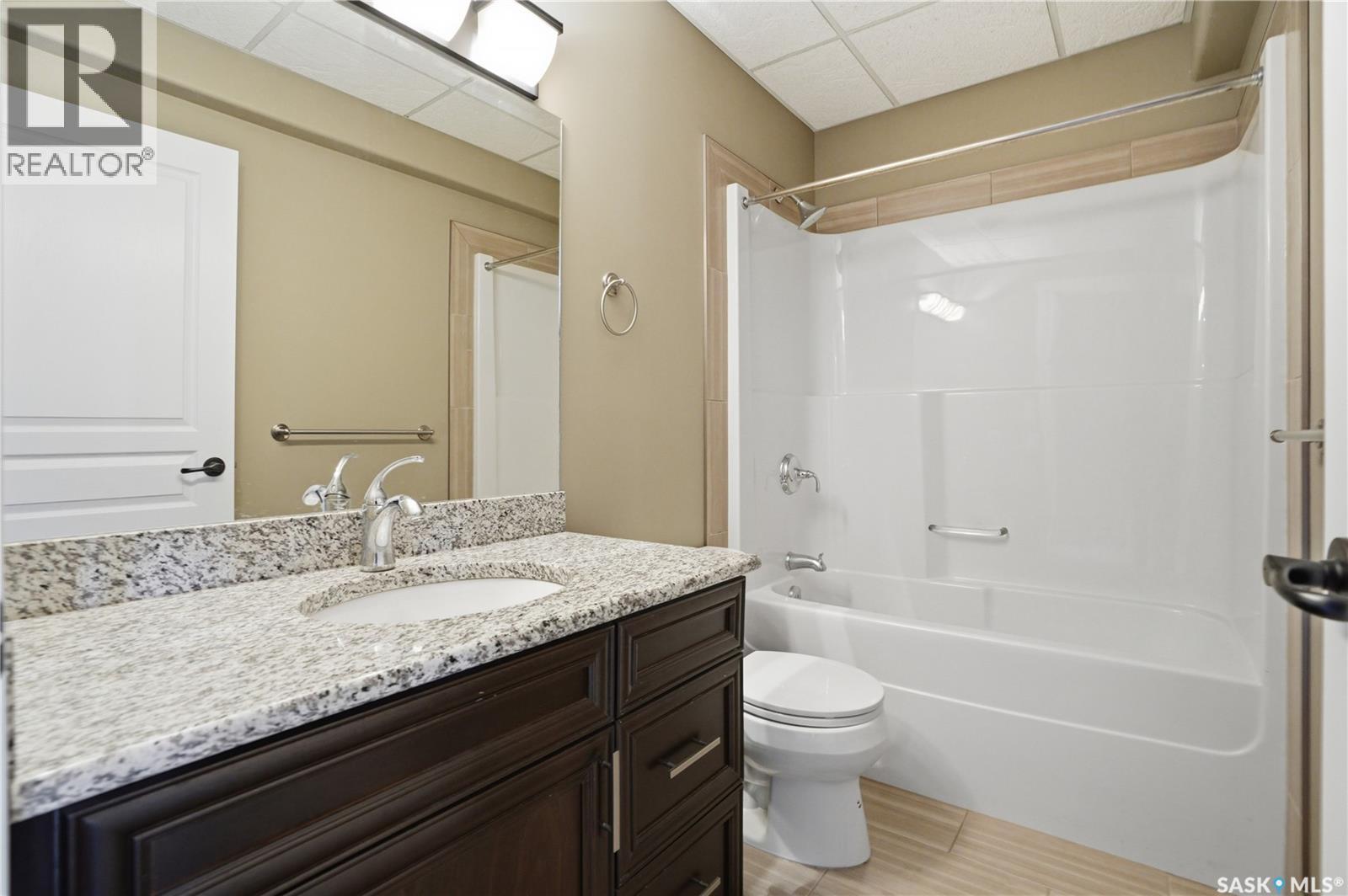 102 Thode AVENUE - 55