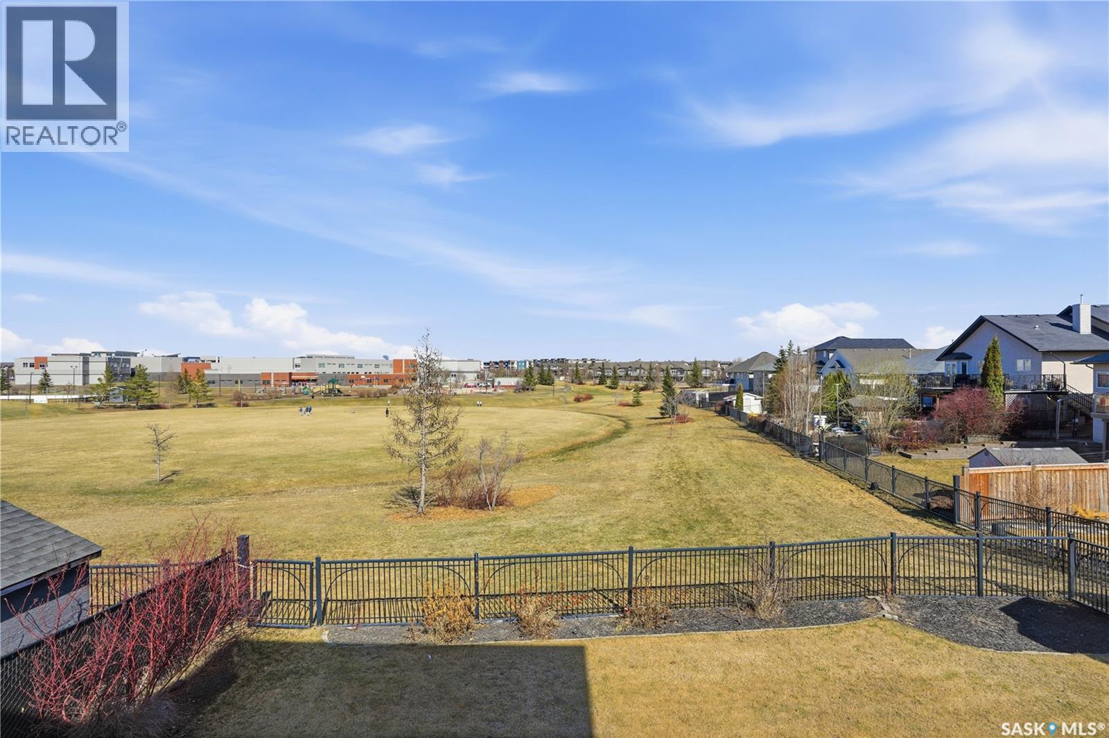 102 Thode AVENUE - 63