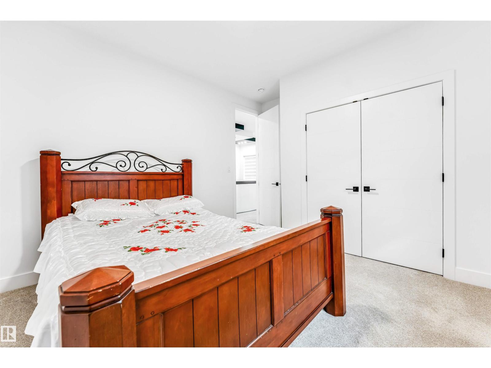 1827 17 AV NW - 33