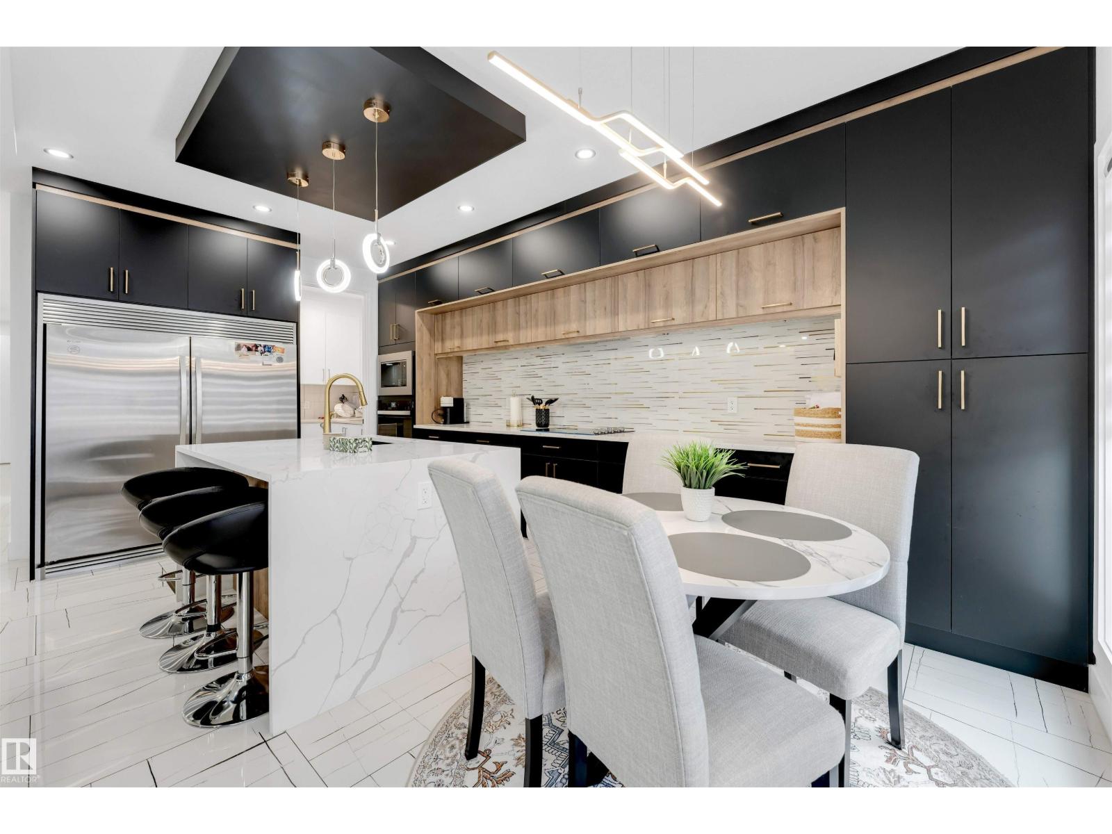 1827 17 AV NW - 17