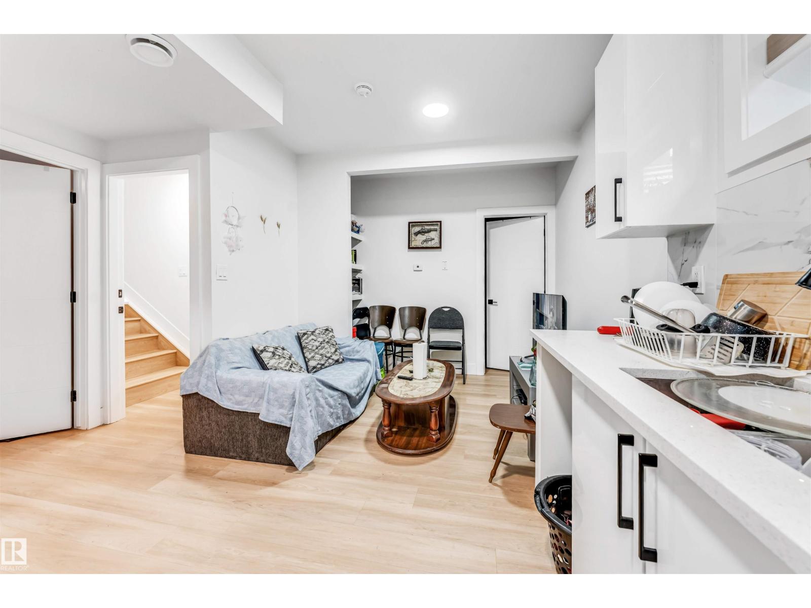 1827 17 AV NW - 51