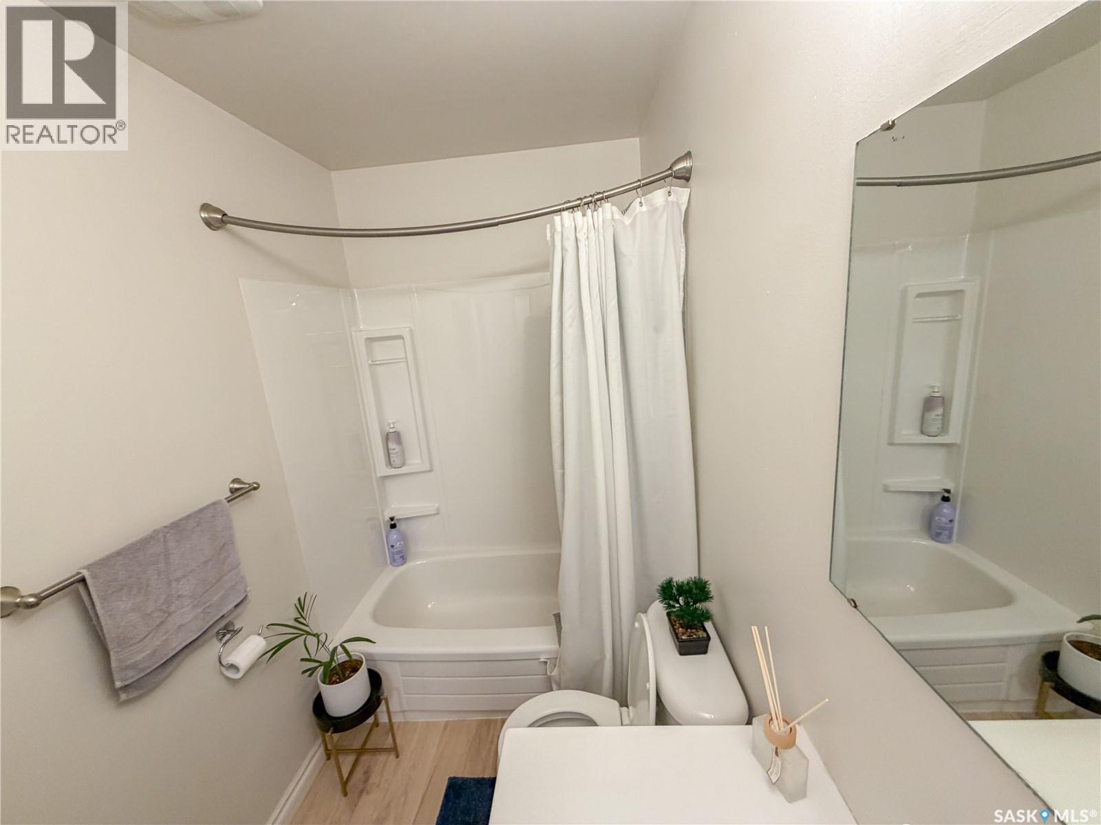 #59 1128 McKercher DRIVE - Image 13