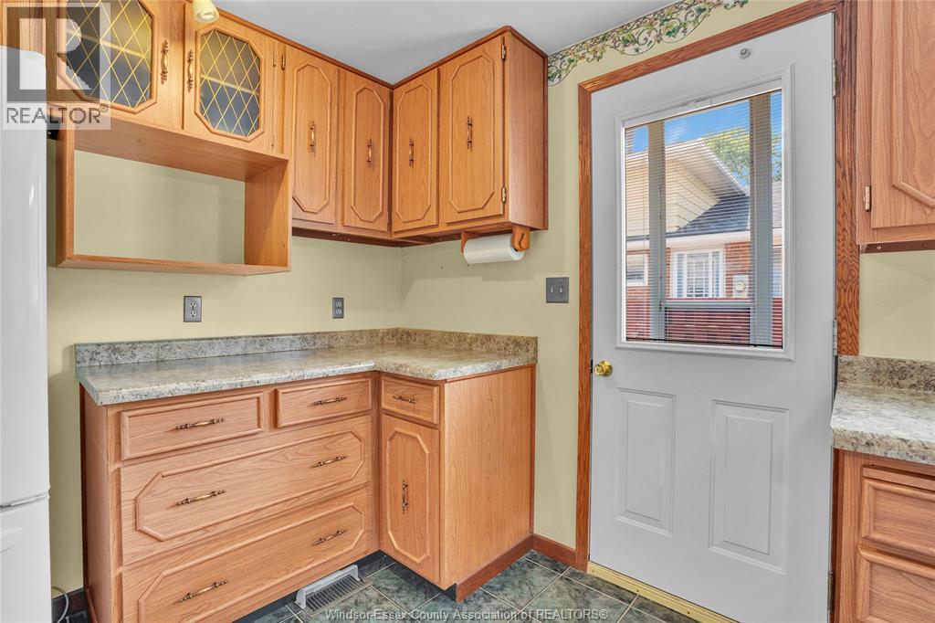 9703 MELVILLE - 10