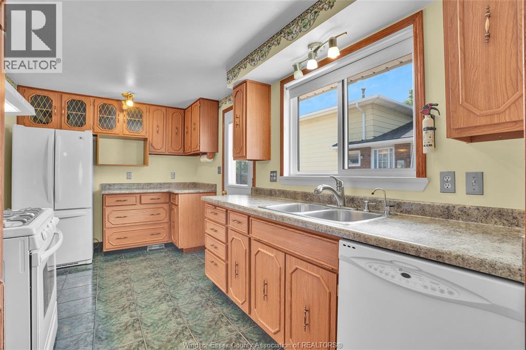 9703 MELVILLE - 11