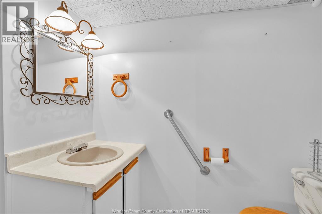 9703 MELVILLE - 27