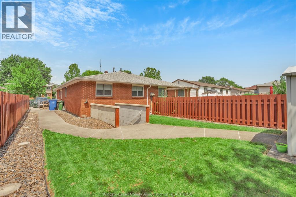 9703 MELVILLE - 30
