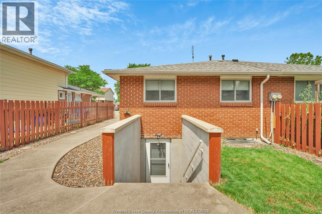 9703 MELVILLE - 31