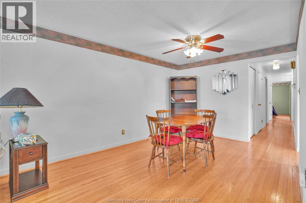 9703 MELVILLE - 6