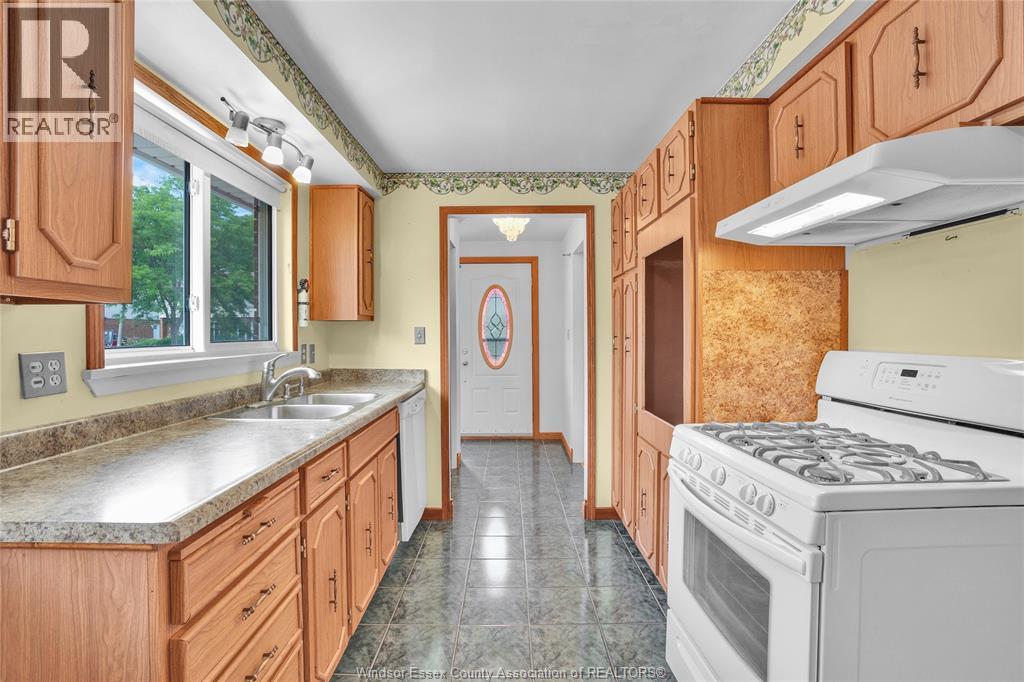 9703 MELVILLE - 9