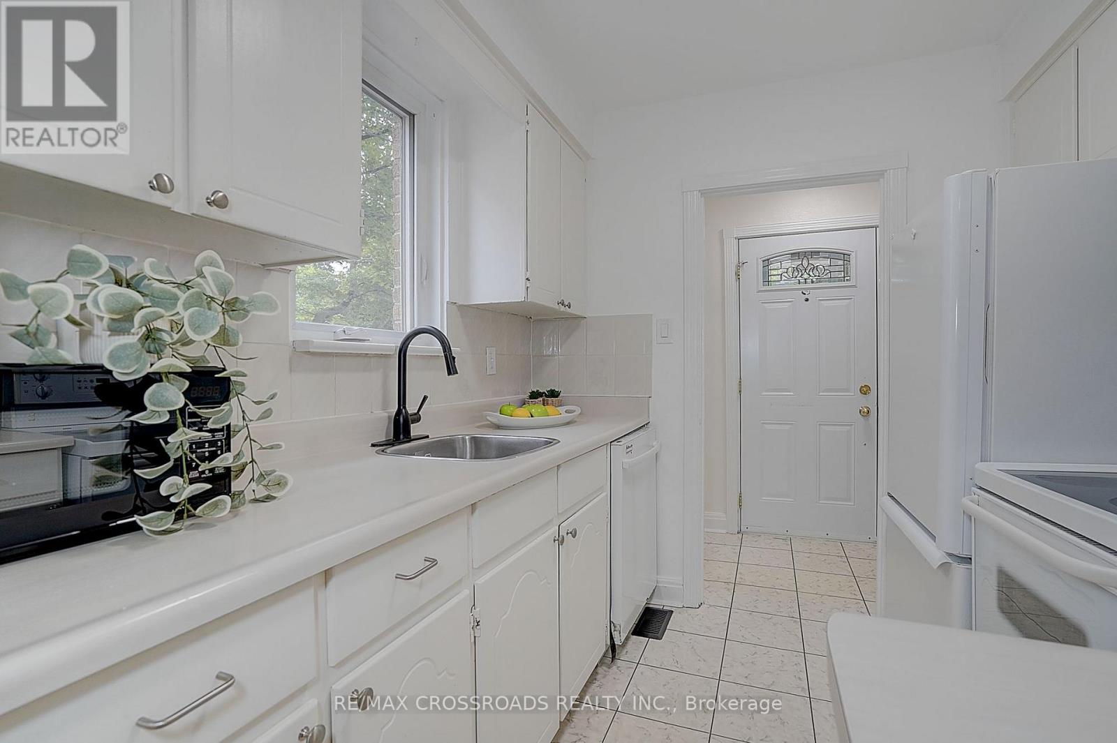 128 LEACREST ROAD - 11