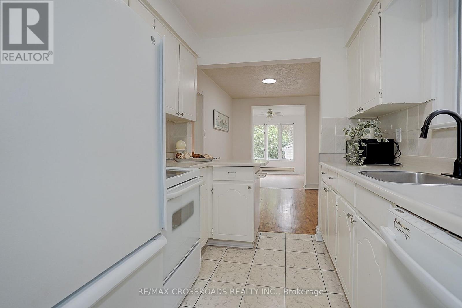 128 LEACREST ROAD - 8