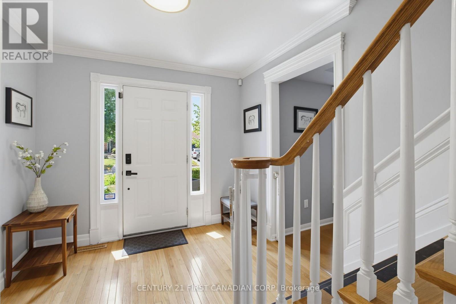 8 MEREDINE CRESCENT E - 2