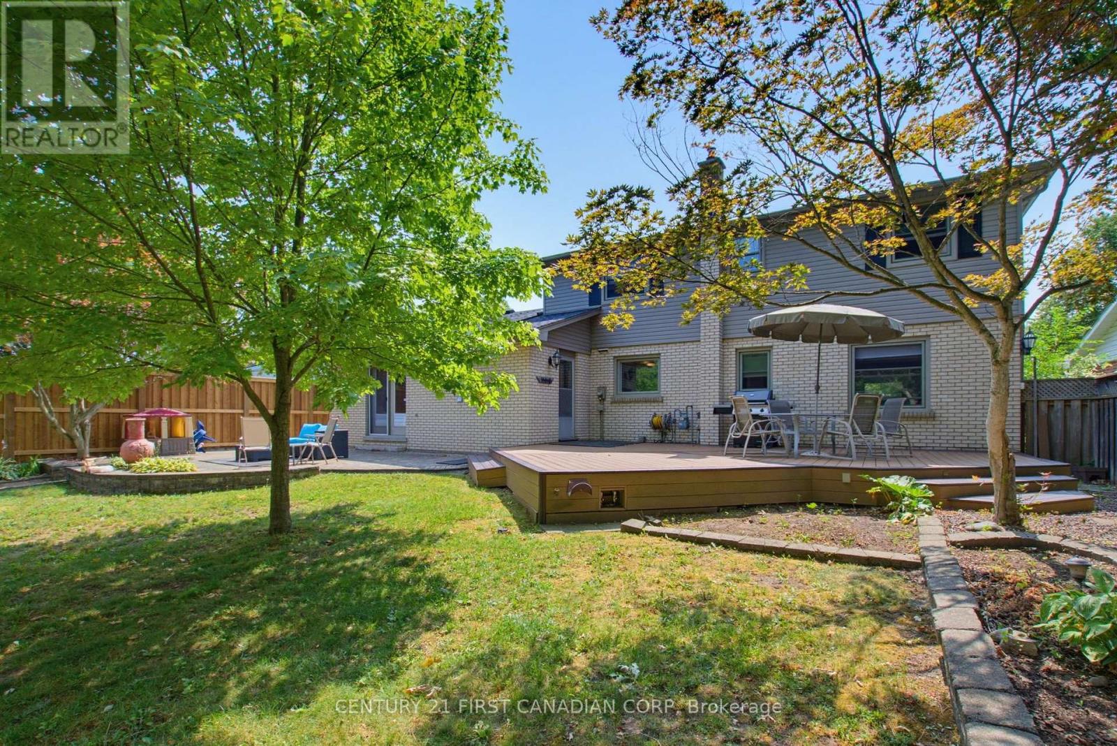 8 MEREDINE CRESCENT E - 27