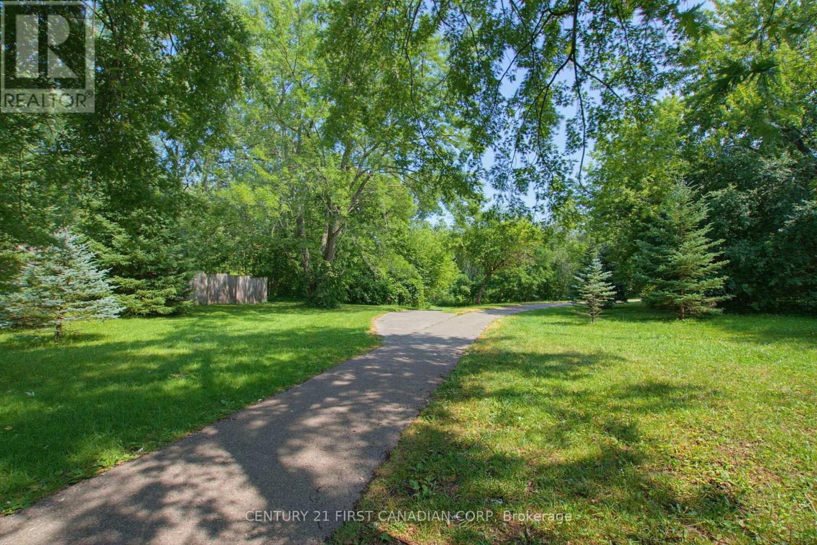 8 MEREDINE CRESCENT E - 29