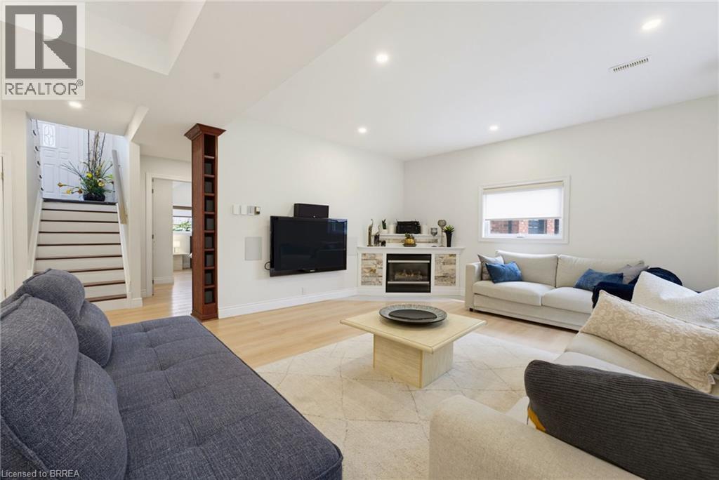 27 KING WILLIAM Street - 21