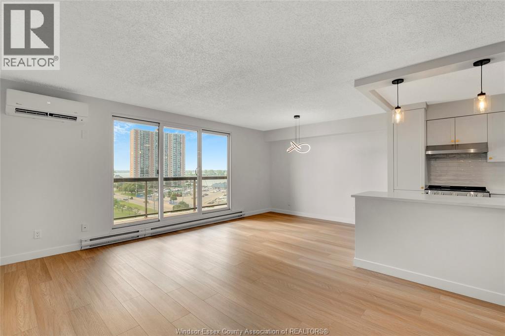 #815E 9099 RIVERSIDE DRIVE East - 17